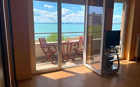 Club218 Holiday Apartman Siófok